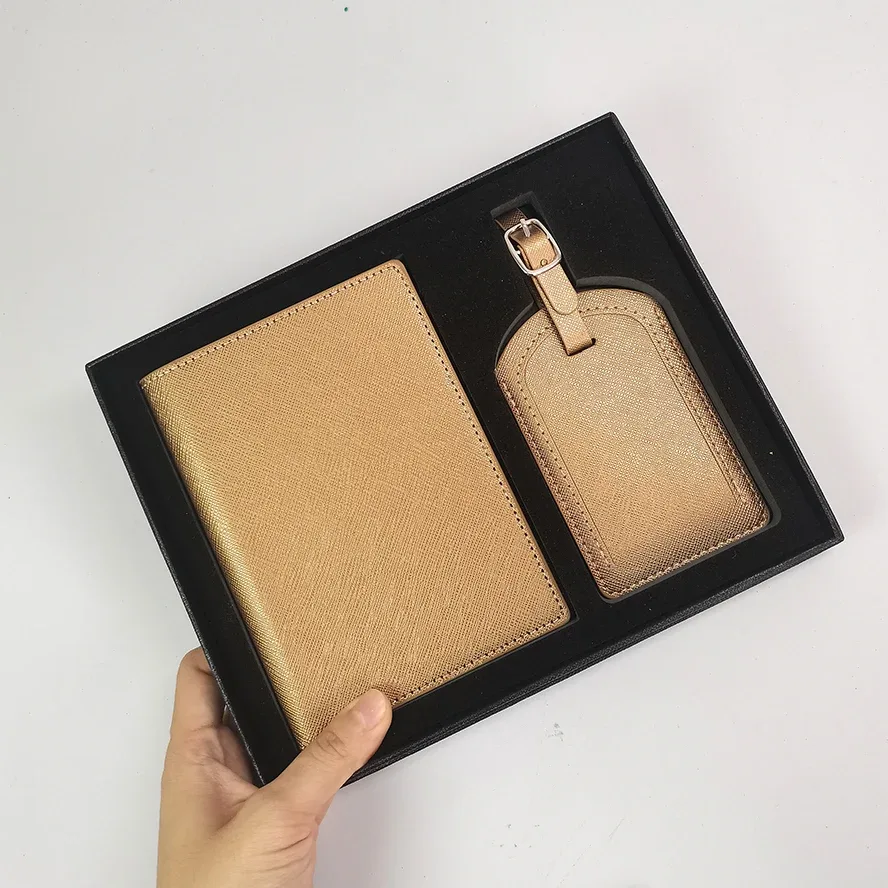 ensemble de couverture de passeport et d'étiquette de bagage en cuir pu de luxe avec boîte, porte-passeport personnalisé avec nom, étiquette de valise personnalisée, vente en gros, cadeau