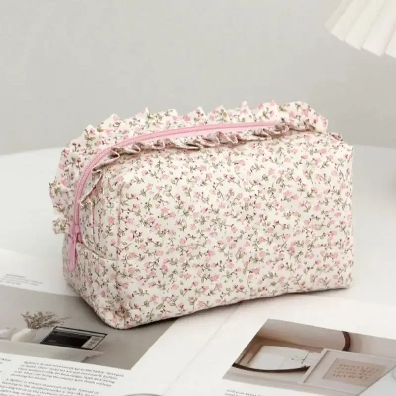 grande trousse de maquillage florale à grande capacité avec nœud et bord volanté – étui de rangement cosmétique pour l'école, les voyages et l'organisation à domicile
