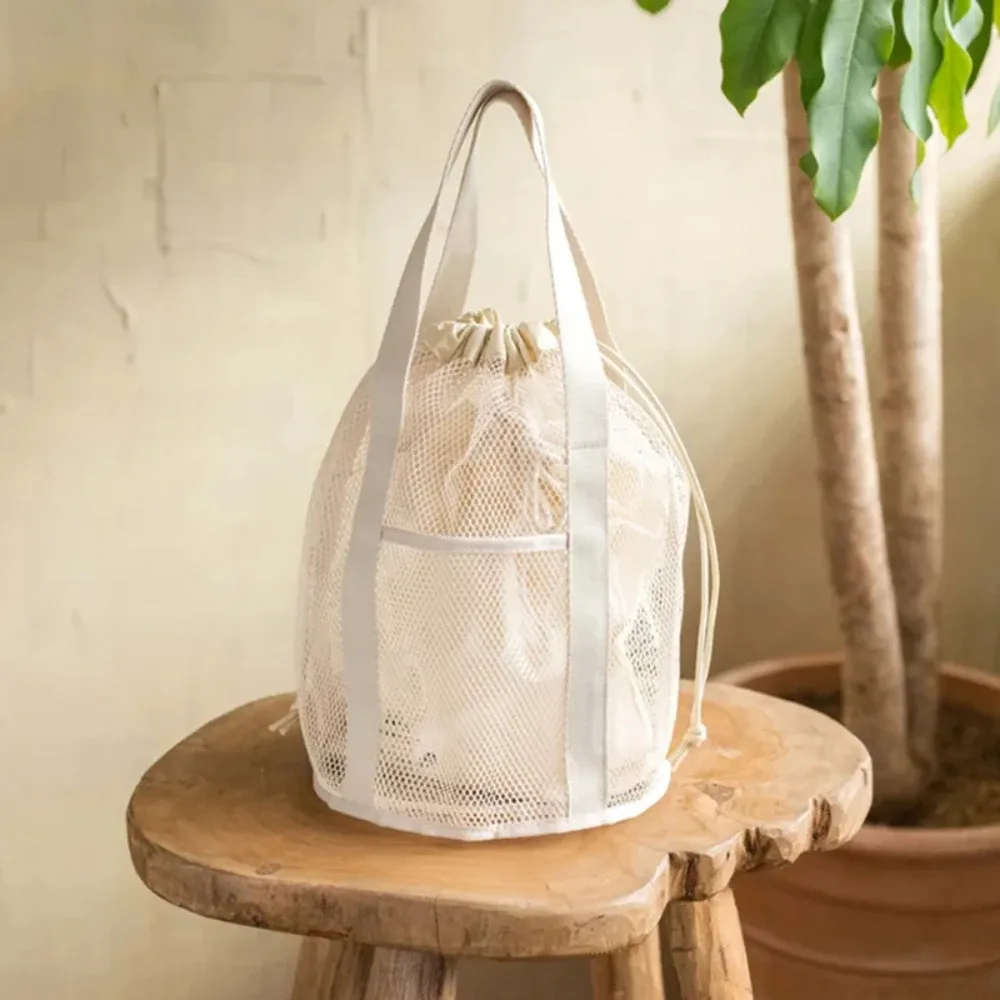 sac de plage en filet avec cordon de serrage, sac fourre-tout de plage pliable, sac à jouets de plage avec 2 poches avant, sacs en filet pour piscine avec cordon de serrage