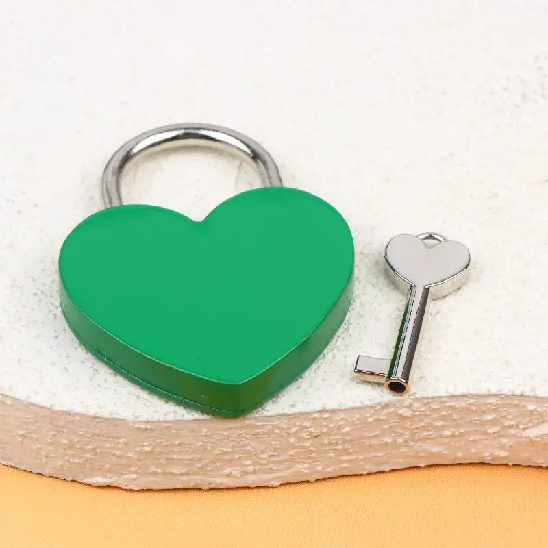 cadenas en forme de cœur 45*59*8mm avec clés assorties, cadenas romantiques en métal pour voyage, cadeau de mariage, décoration de sac, de journal intime, de bagage.
