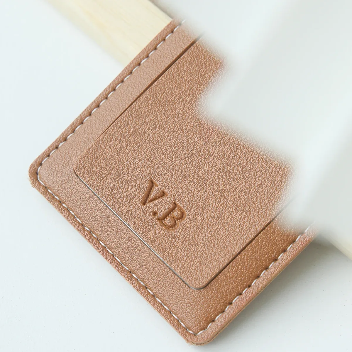 étiquette de bagage en cuir personnalisée avec initiales en relief, boucle réglable, couvercle rabattable pour la confidentialité, étiquette de voyage anti-perte pour valise