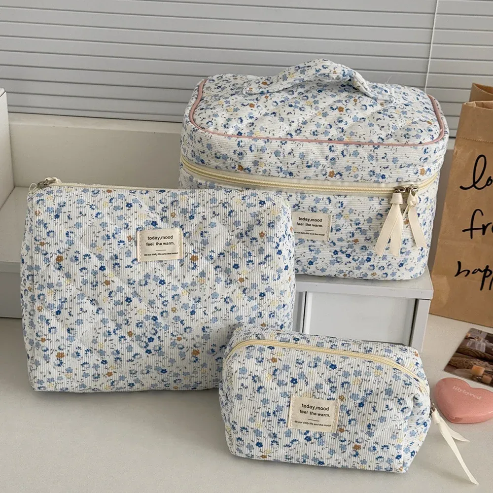 sac à cosmétiques de grande capacité pour femmes, organisateur de voyage, pochette de rangement de maquillage pour rouge à lèvres, sac matelassé floral pour dames