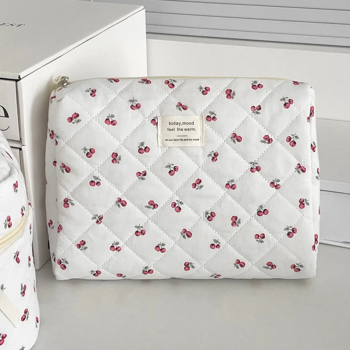 sac de maquillage cerise, sacs à cosmétiques pour femmes, mode portable mignon, pochette de rangement de voyage, sac à main en coton matelassé à fermeture éclair
