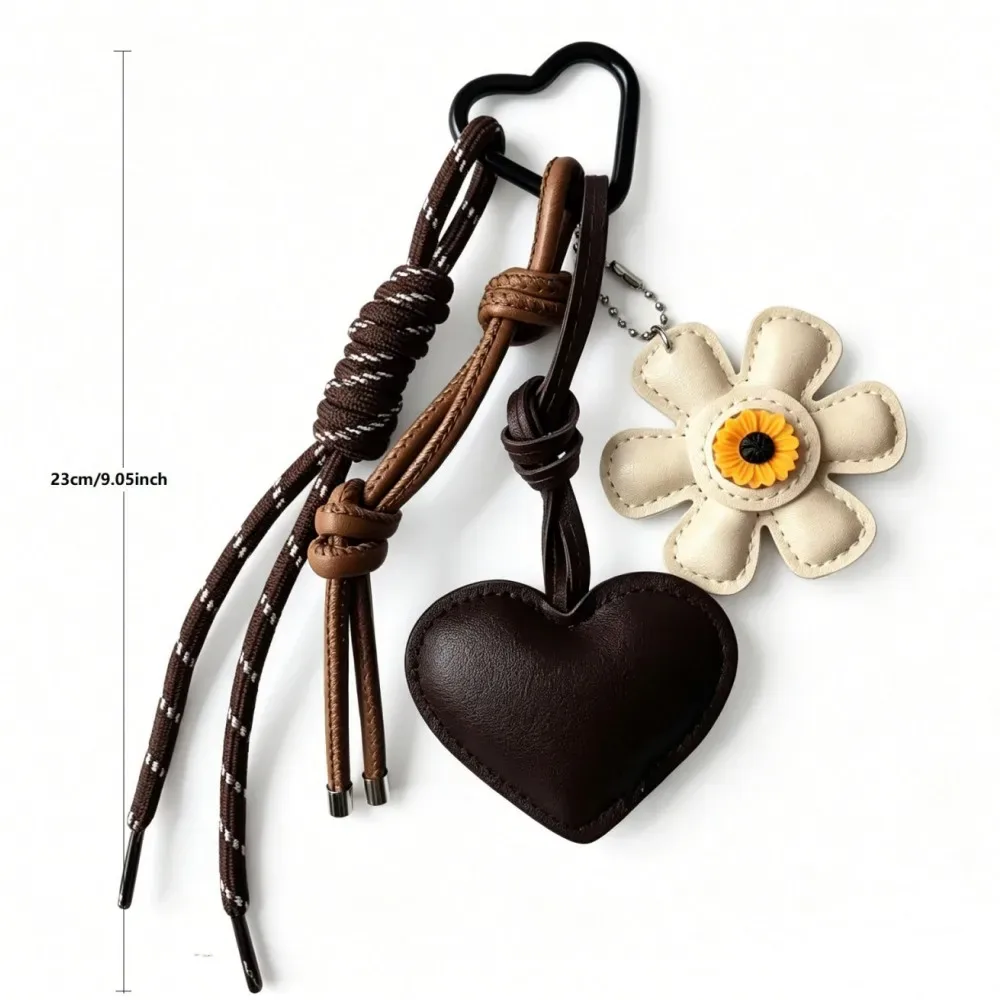 breloque et porte-clés vintage en cuir en forme de cœur fleuri, pendentif de sac bohème fait main avec pompon pour femme, accessoire esthétique pour sacs fourre-tout