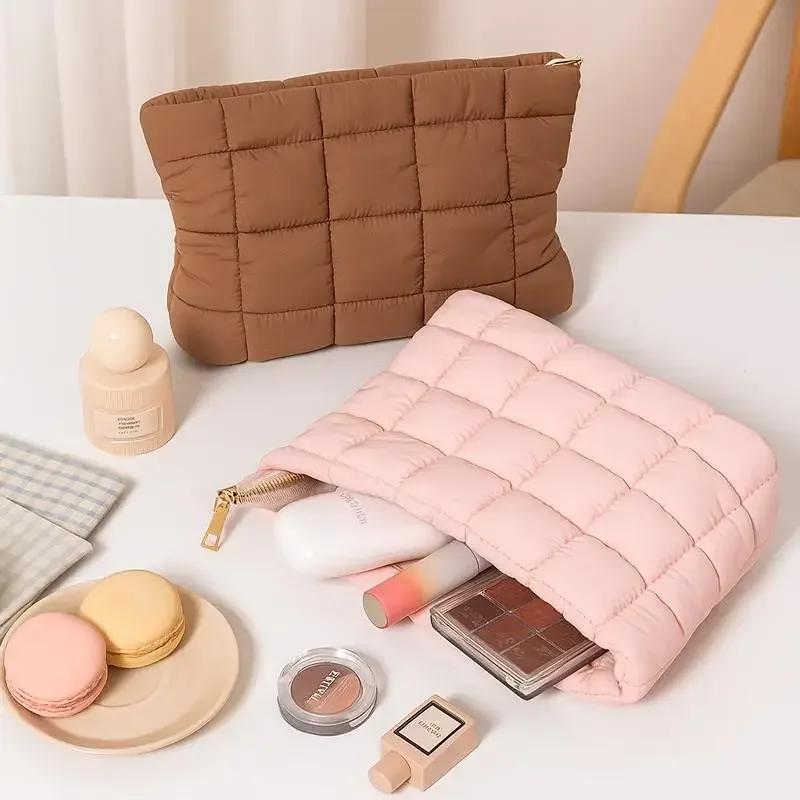 sac matelassé carré pour cosmétiques femme, pochette de rangement maquillage, organiseur simple pour rouge à lèvres et articles de toilette, petit sac à main