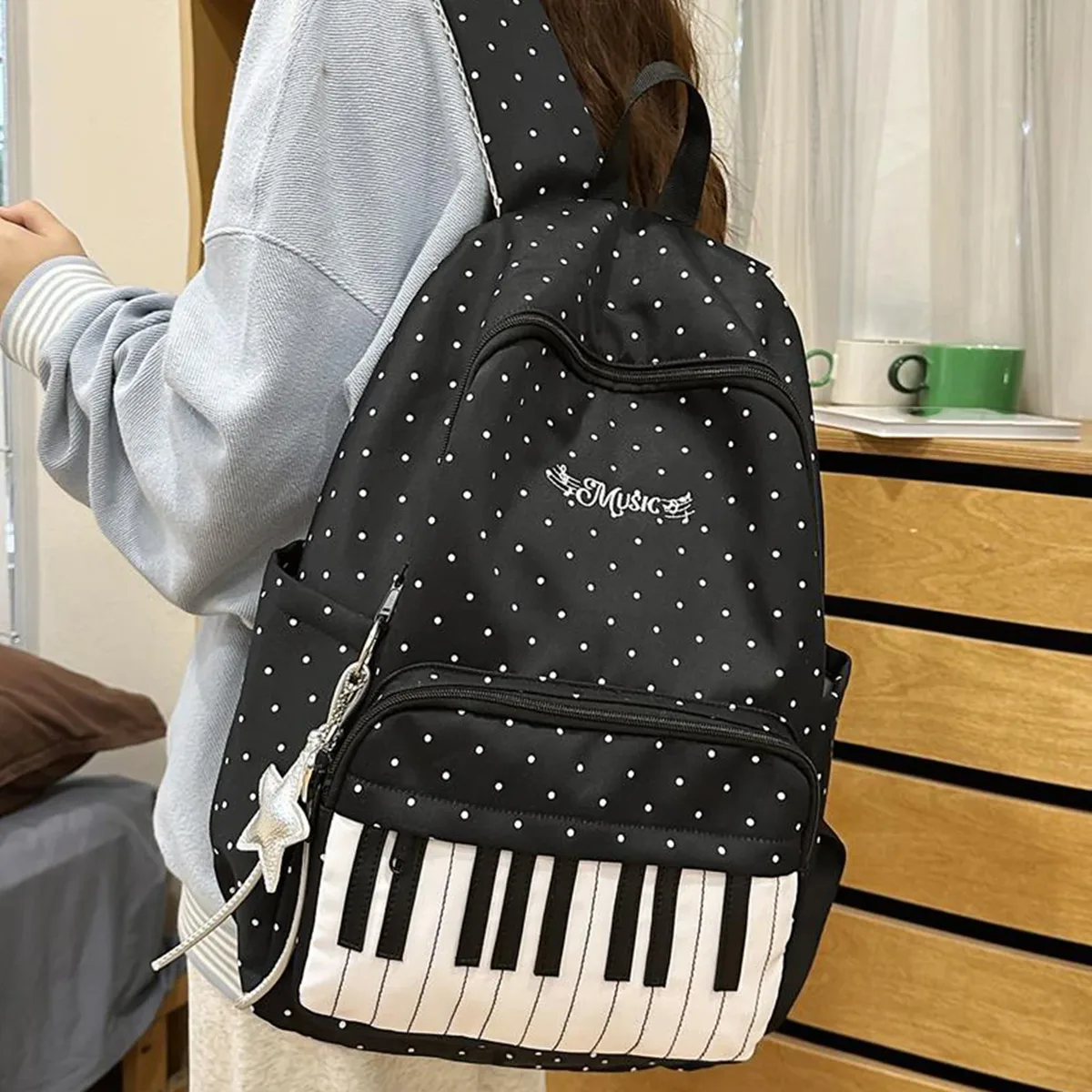 sac à dos décontracté en nylon 16,9 pouces à pois avec motif clavier de piano et pendentif pour adolescentes, idéal pour les voyages, le shopping et l'usage quotidien