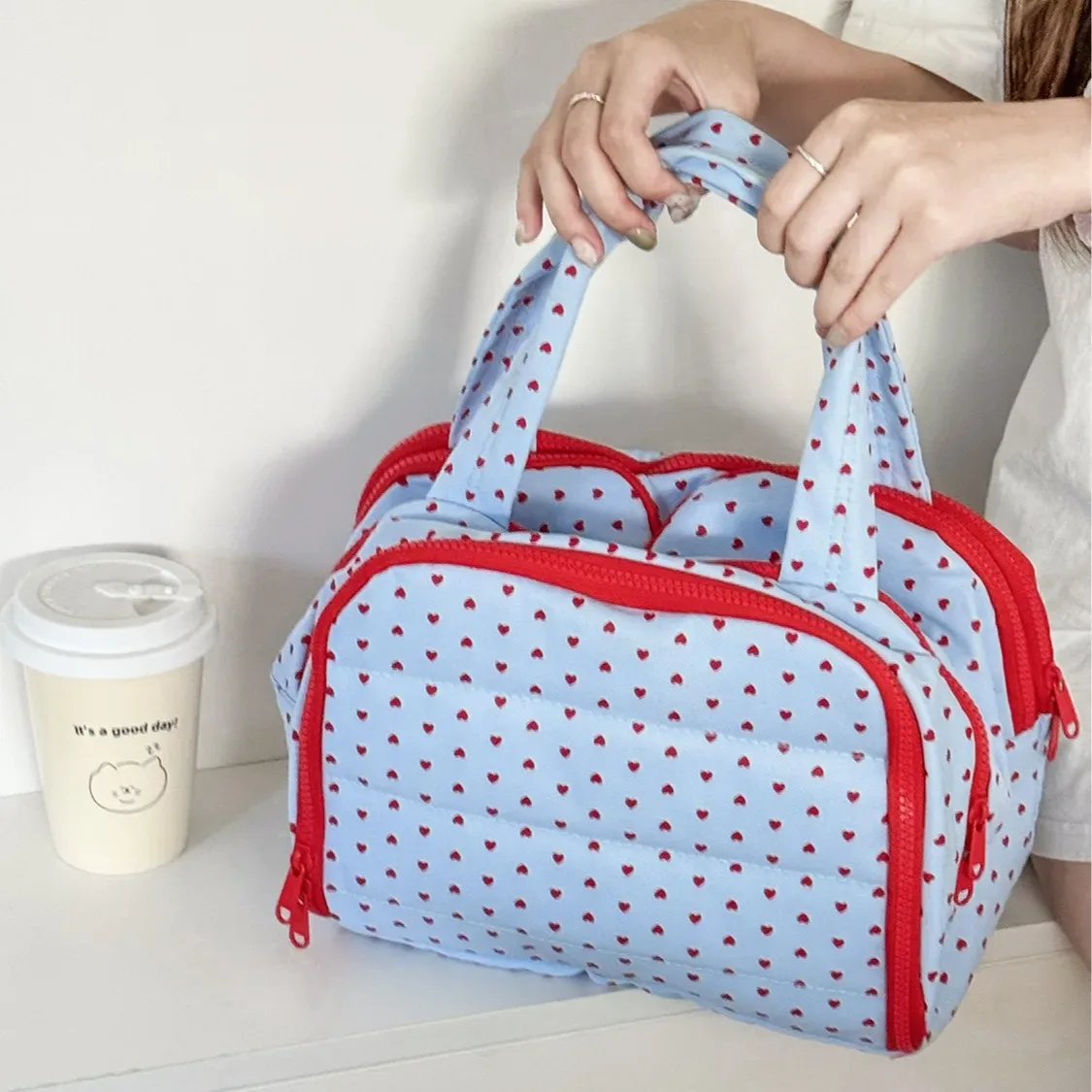 sac à cosmétiques portable à motif de cœur bleu, nouveau sac de rangement de toilette de voyage portable de grande capacité avec compartiments