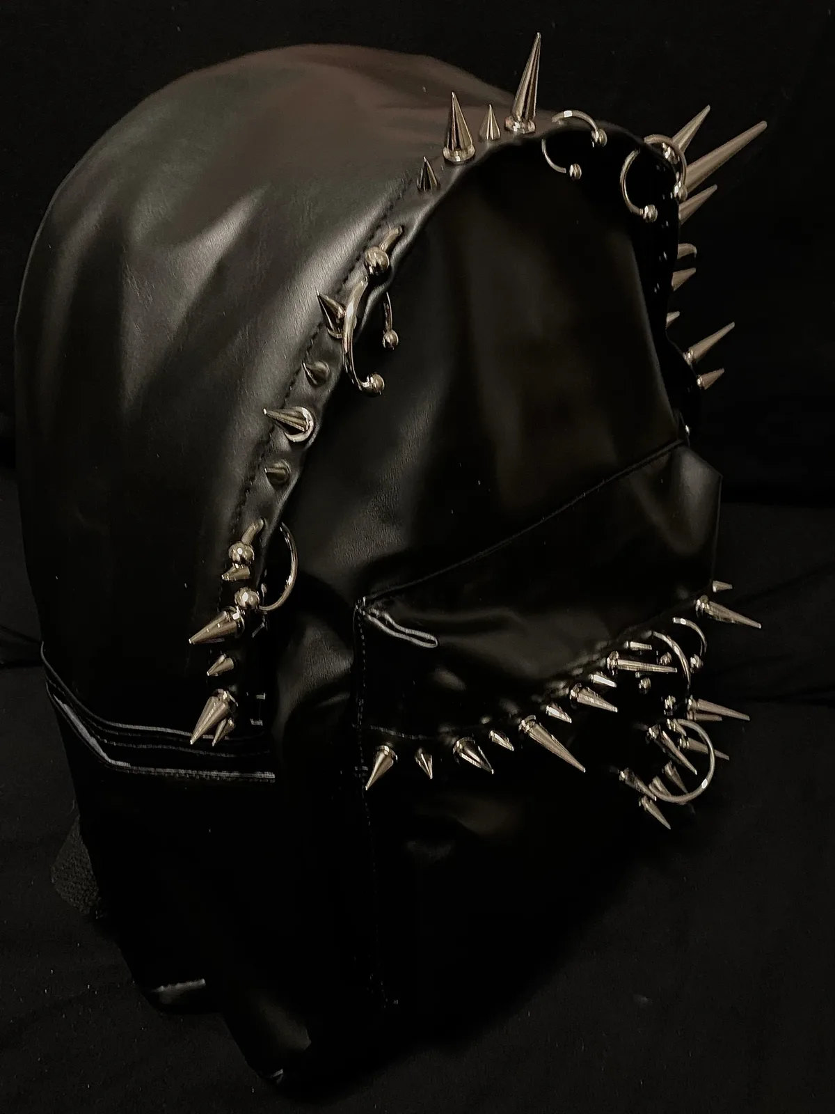 sac à dos punk rivet en cuir noir pour hommes, sac à dos de grande capacité à la mode pour femmes