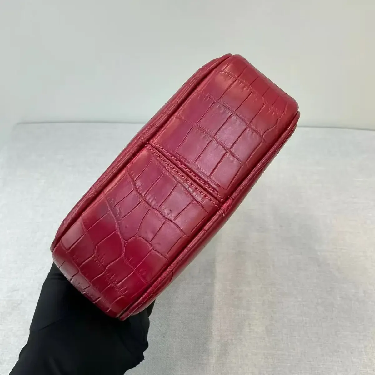 haut de gamme qualité véritable/réel 100% peau de crocodile hommes sac à bandoulière petite taille taille/épaule hommes sac rouge noir couleur