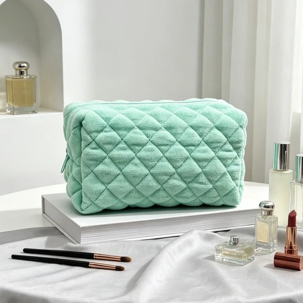 jolie trousse de toilette carrée pour femmes, multifonctionnelle, portable, pour ranger les articles de toilette et le maquillage.