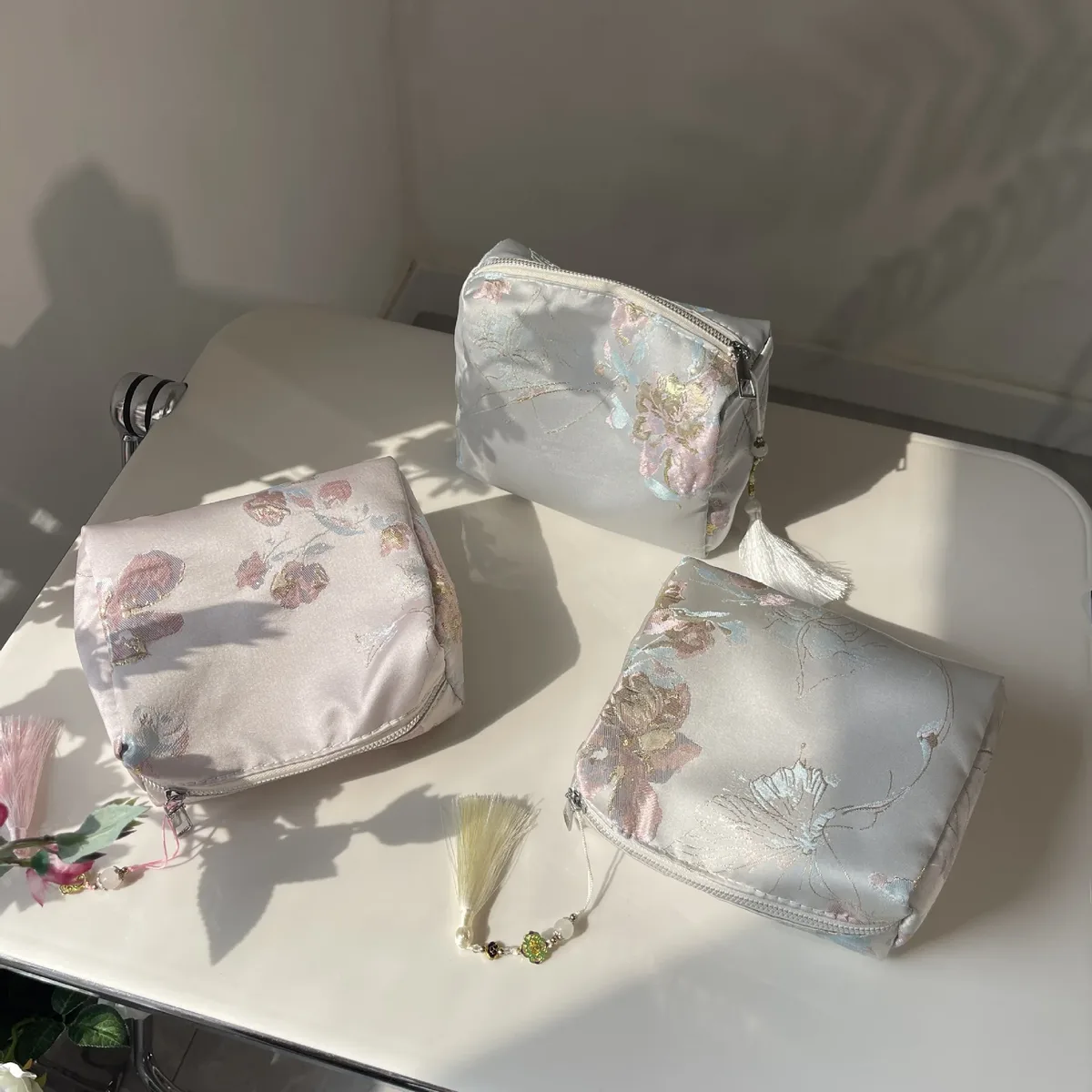 sac à cosmétiques élégant à fleurs pour femmes, organiseur de maquillage de voyage, pochette à fermeture éclair, sac de rangement
