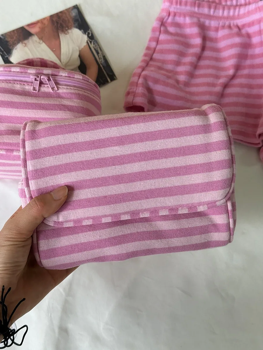 trousse de maquillage rose rayée avec miroir et fermeture éclair, sac de voyage portable pour femmes, organisateur cosmétique mignon et adorable, pochette de toilette