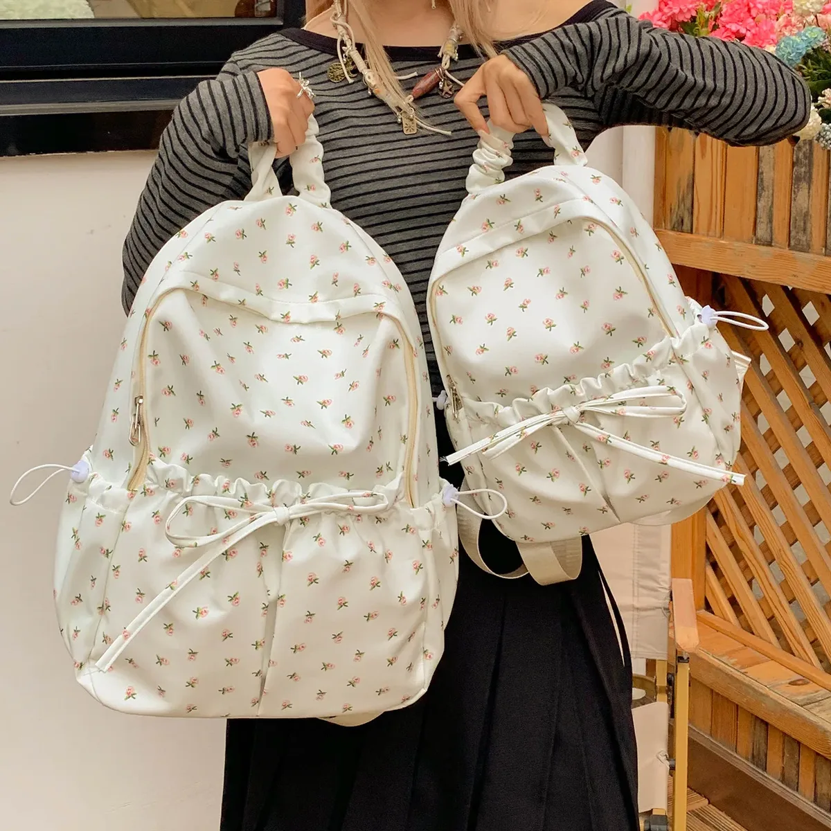 Sac à dos décontracté à double bandoulière pour femmes, style frais et simple, imperméable, ultra-léger, antivol, sac d'école à motifs floraux