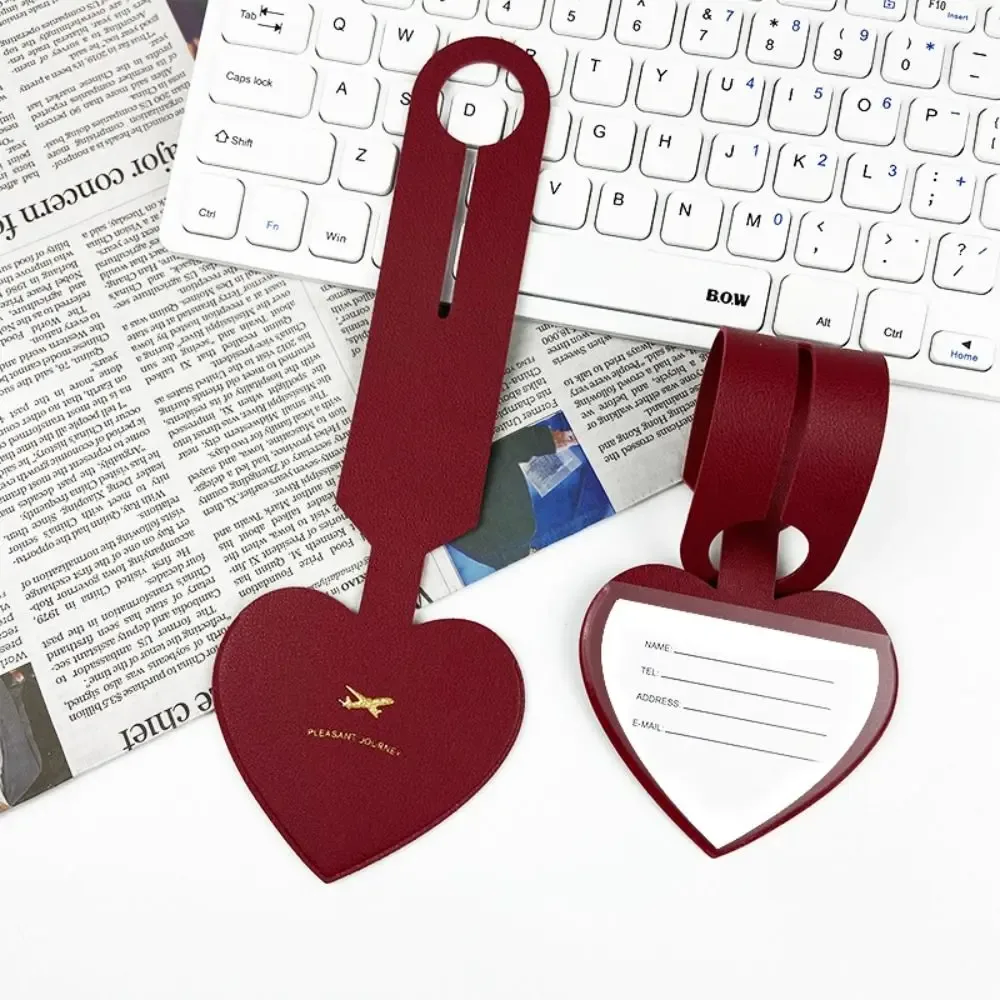 Étiquette de valise d'avion en forme d'amour, étiquette de bagage en PU, accessoires de voyage, étiquette d'adresse, étiquettes de nom de bagage, carte d'embarquement
