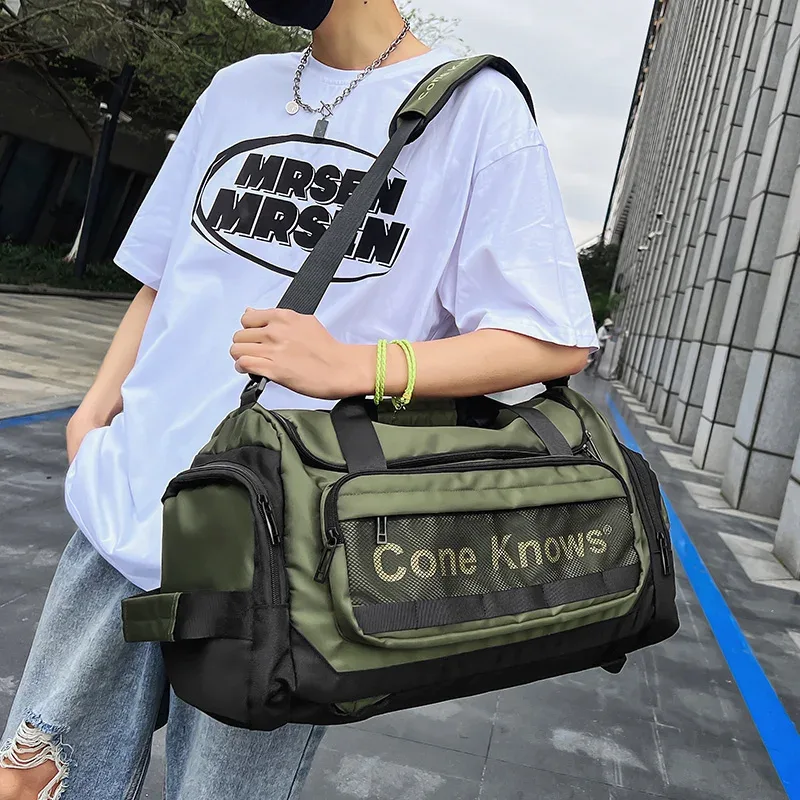 grand sac à dos et duffel bag militaire en nylon pour homme avec compartiment à chaussures sac imperméable idéal pour le sport le camping et les activités en plein air