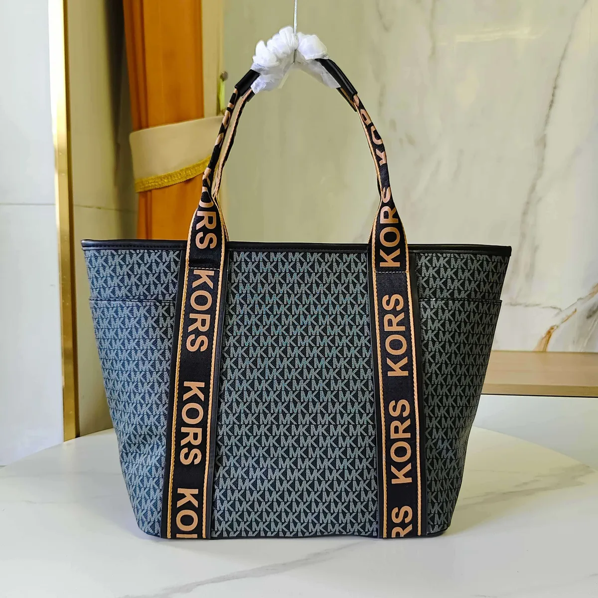 Sac de voyage Michael Kors, modèle MK Commuter, neuf, élégant, de haute qualité, sac fourre-tout pour femme, sac de voyage léger et luxueux.