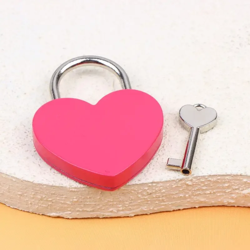 cadenas en forme de cœur 45*59*8mm avec clés assorties, cadenas romantiques en métal pour voyage, cadeau de mariage, décoration de sac, de journal intime, de bagage.