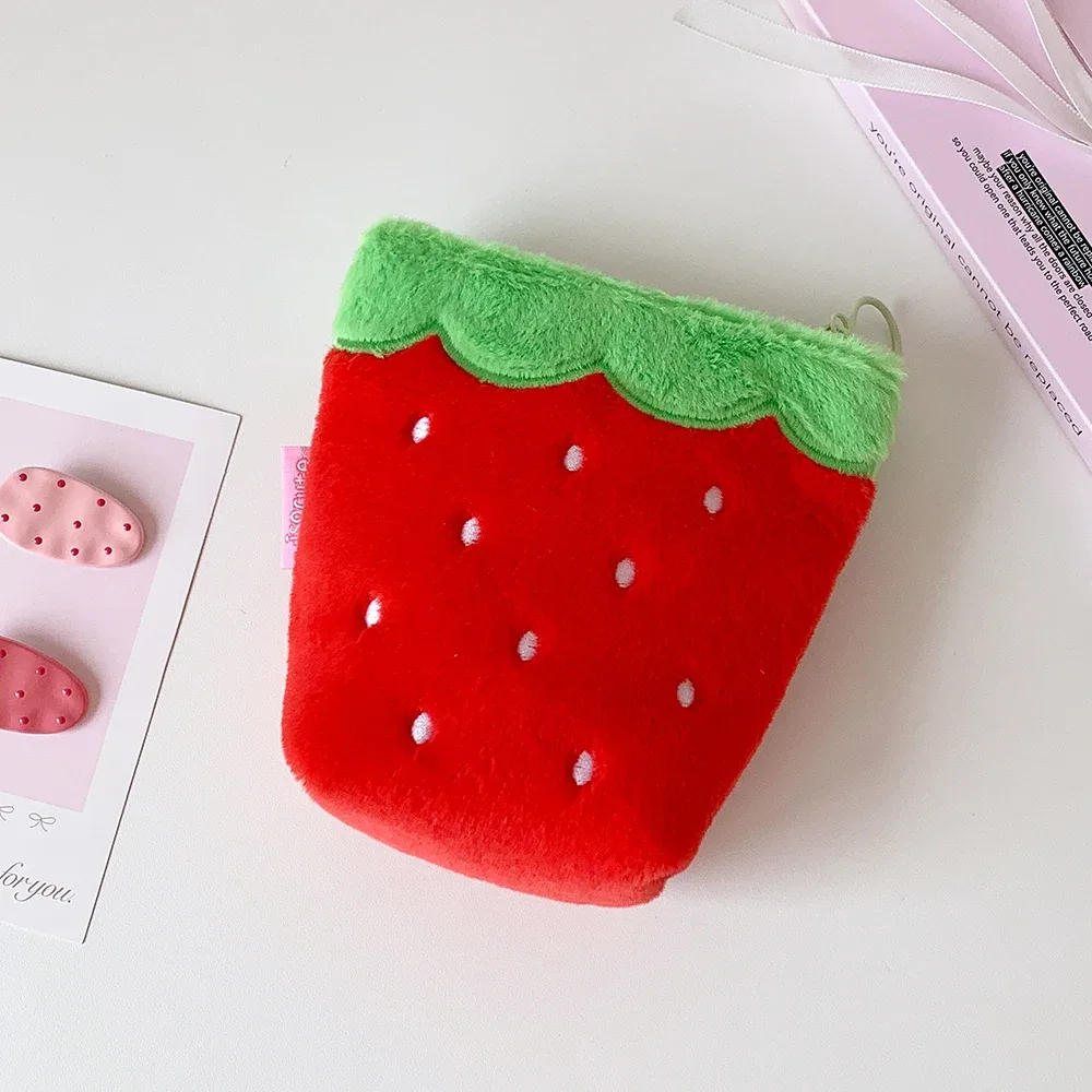 trousse de maquillage en peluche fraise mignonne avec fermeture éclair, sac de voyage portable grande capacité pour filles, trousse à rouge à lèvres, trousse à crayons pour étudiants