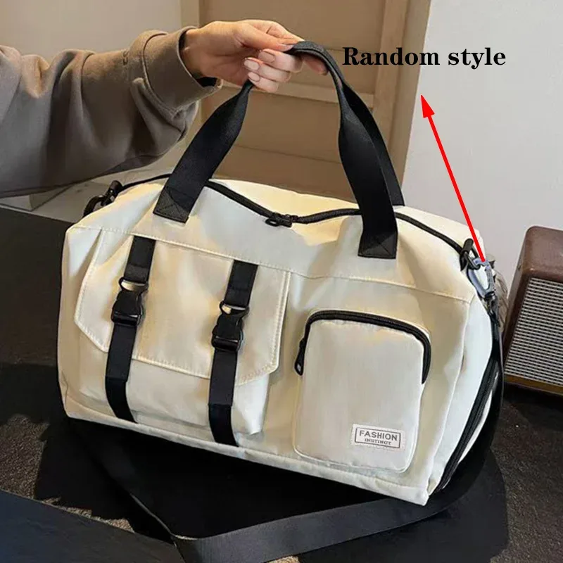 le sac à dos de couleur neutre pour hommes et femmes convient aux voyages et peut être porté à la main ou porté sur l'épaule.