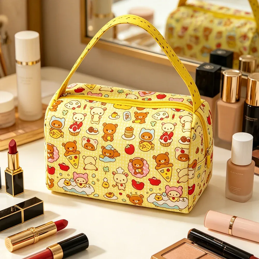 sac fourre-tout de dessin animé rilak-kuma korilak-kuma 2026, sac de maquillage portable de grande capacité, sac de rangement pour articles de toilette pour les trajets quotidiens et les voyages.