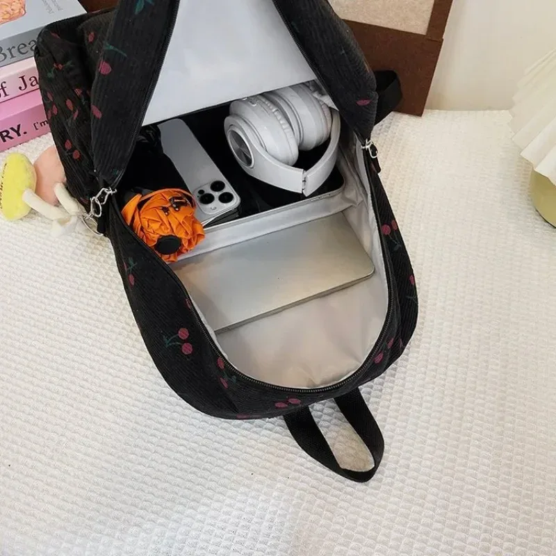 sac à dos en velours côtelé motif cerise pour femmes, sac de jour de voyage, sangle réglable, sac à dos pour ordinateur portable, fermeture éclair pour le travail, le shopping, l'école