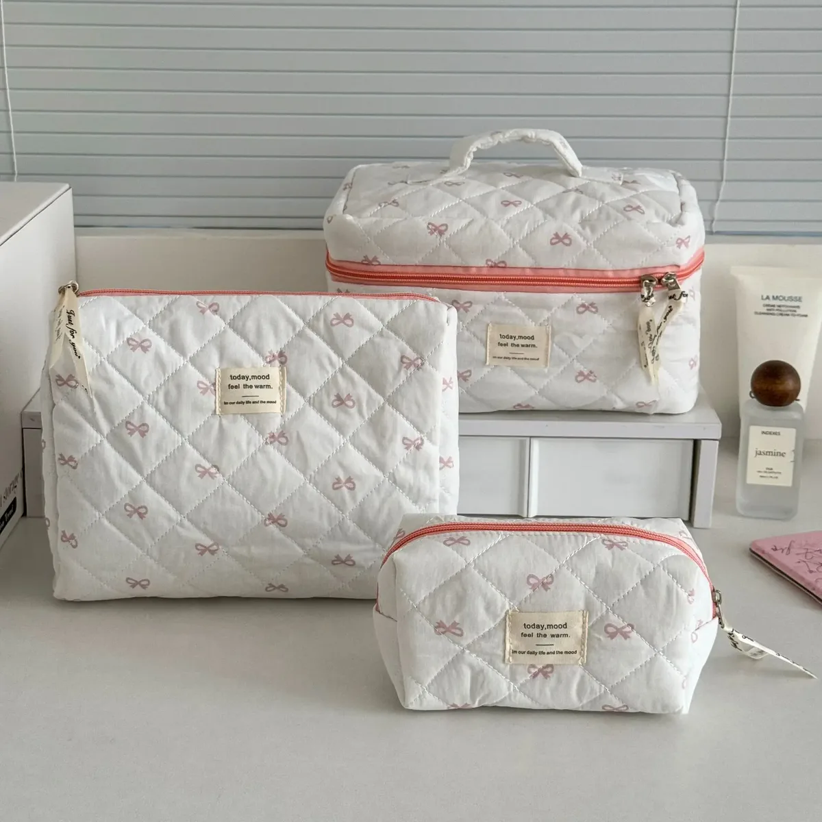 lot de 3 trousses de toilette matelassées à nœuds et motifs floraux, style vintage, grande capacité, souples et portables, pour maquillage et articles de toilette