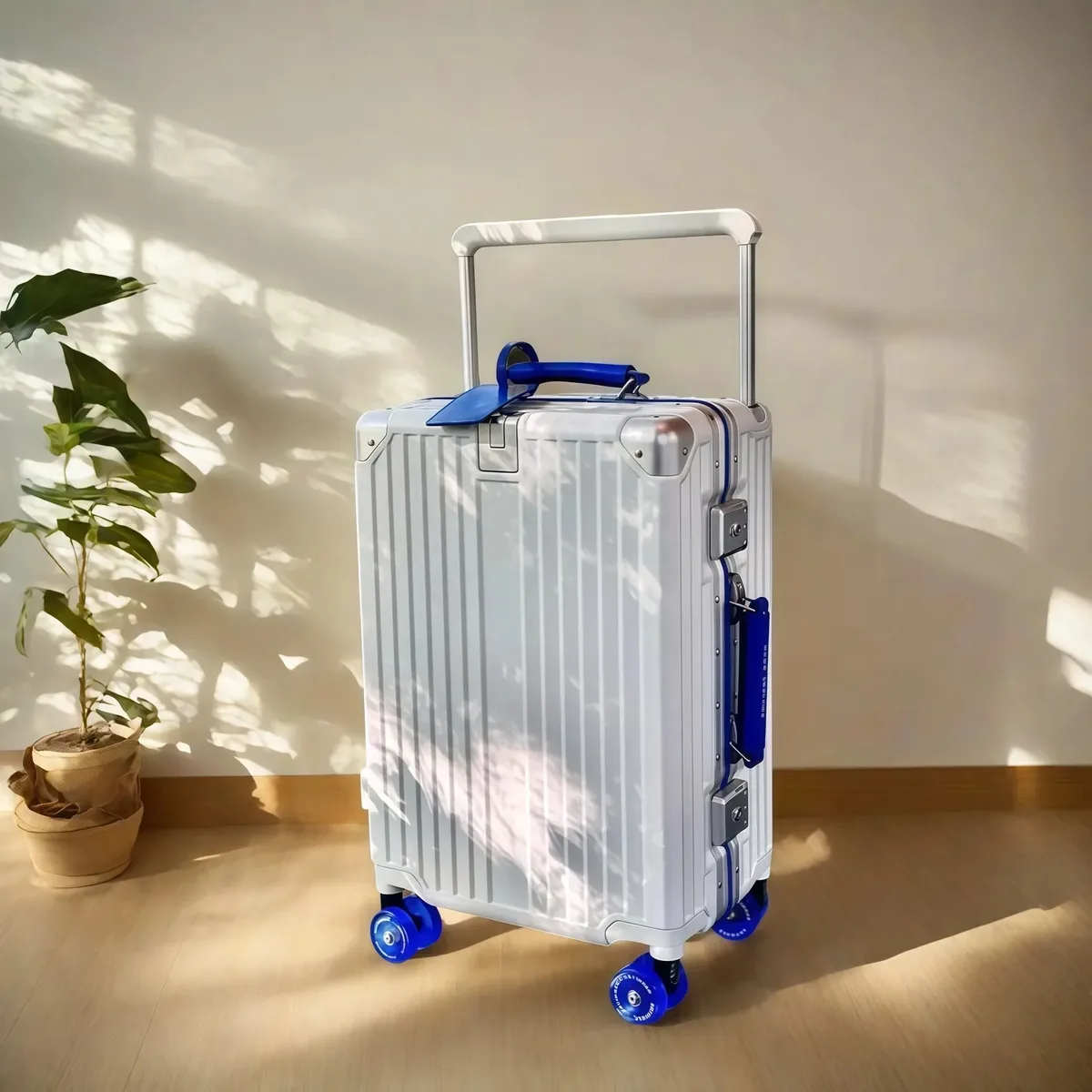 valise de chariot d'équilibre de voyage à guidon large avec roues silencieuses colorées serrure tsa bagage roulant matériau pc de grande capacité
