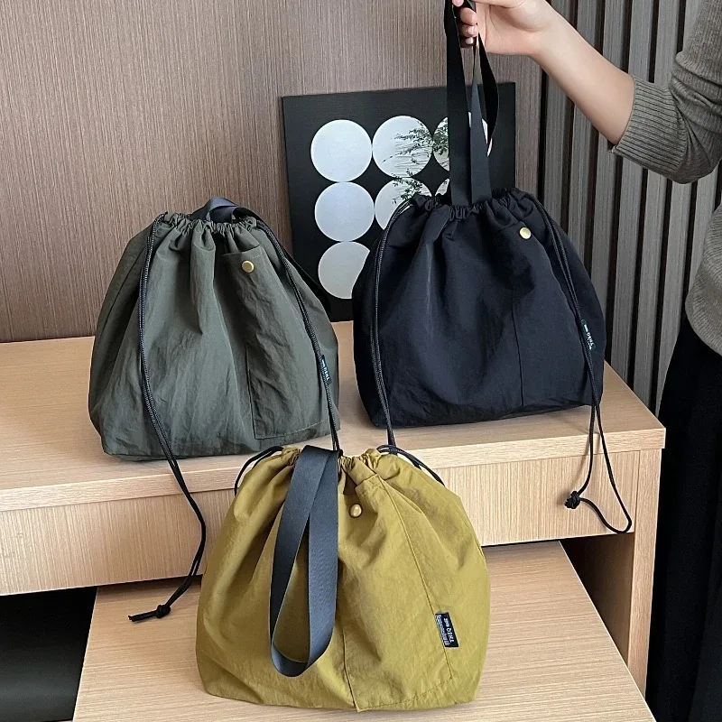 Sac à bento de couleur unie, sacs à déjeuner portables, sac de rangement thermique isolé, sac fourre-tout en nylon imperméable de grande capacité, tendance de la mode