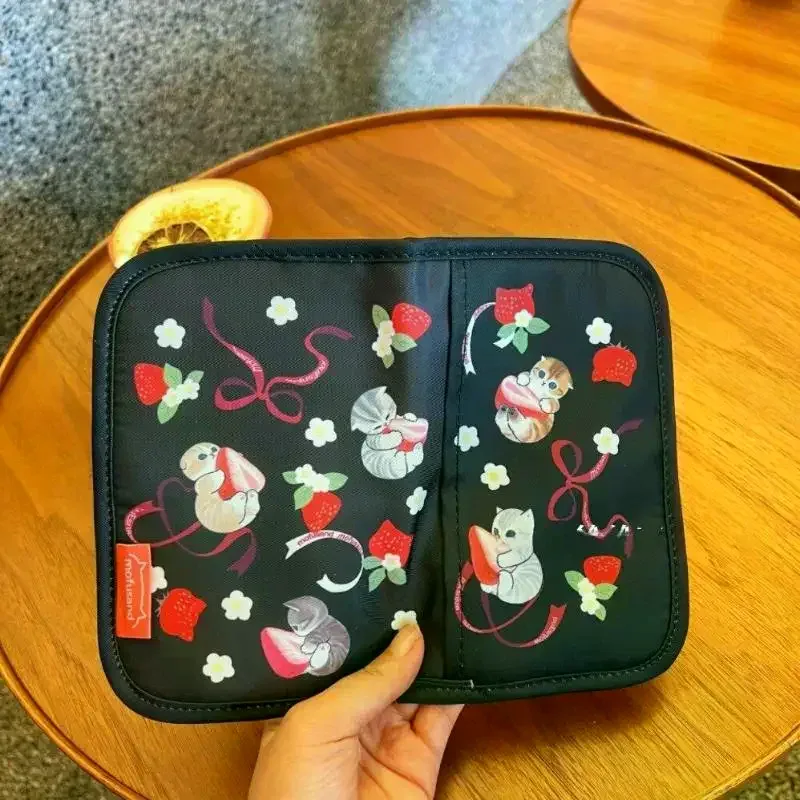 1 pièce porte-cartes d'identité personnalisé avec impression de dessins animés, pochette de voyage pour passeport, organisateur de billets et d'argent, pochette d'identité