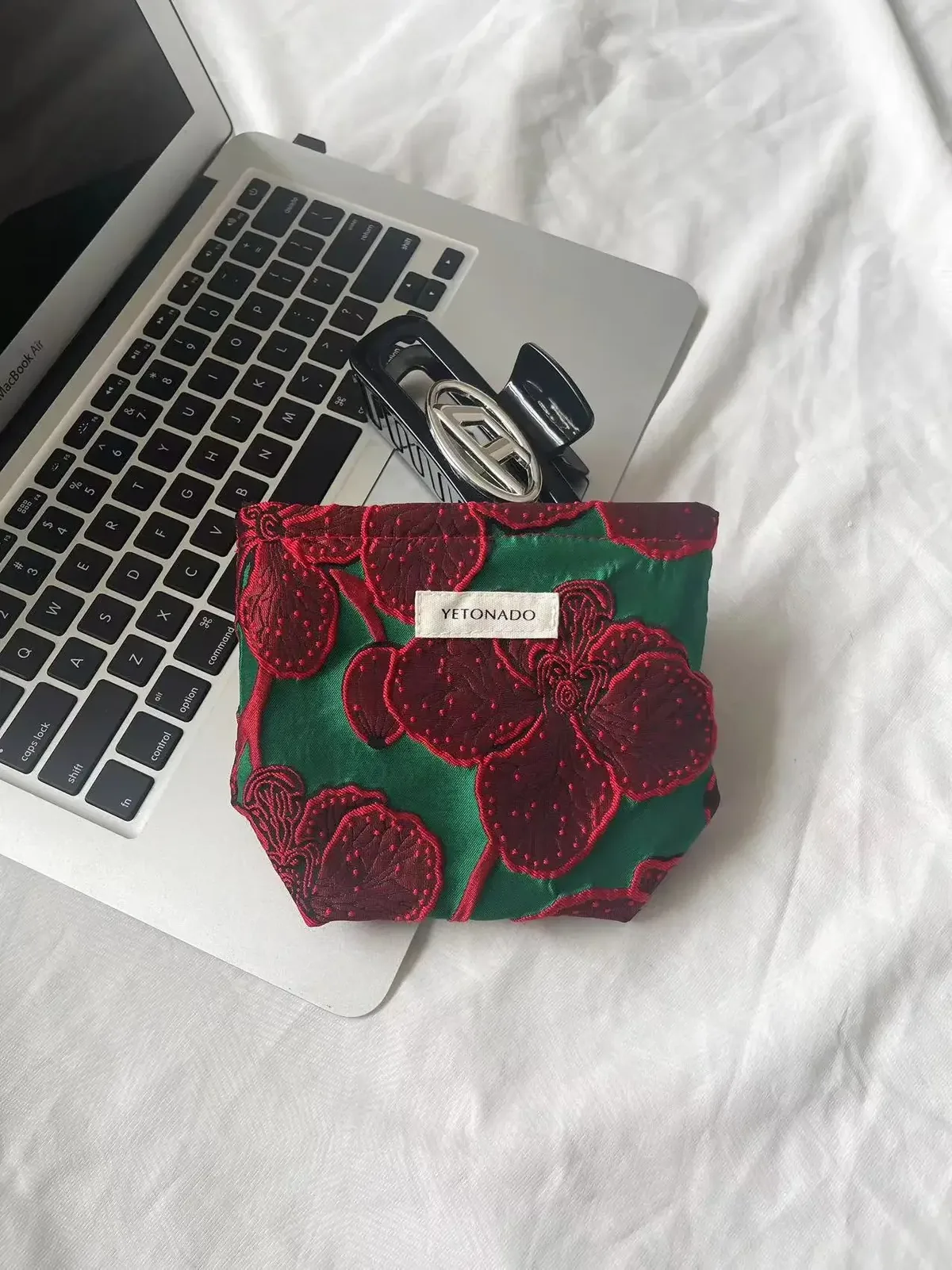 sac à cosmétiques pour femmes, étui vintage en tissu jacquard floral rouge foncé, pochette de rangement de maquillage avec fermeture éclair, petit grand sac pour brosses de toilette