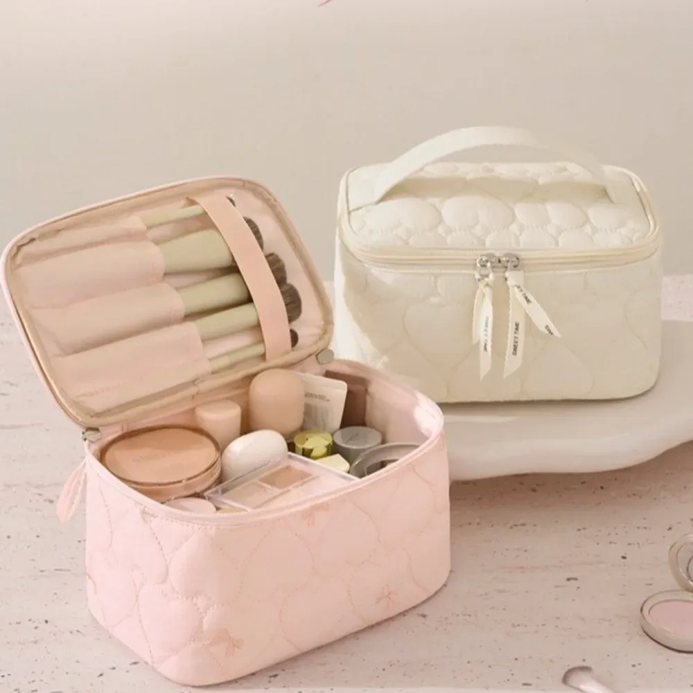 sac de maquillage de grande capacité pour femmes, sac de toilette de voyage étanche à imprimé cœur, sac de rangement de cosmétiques à double fermeture éclair, sac de rangement de cosmétiques à main pour dames