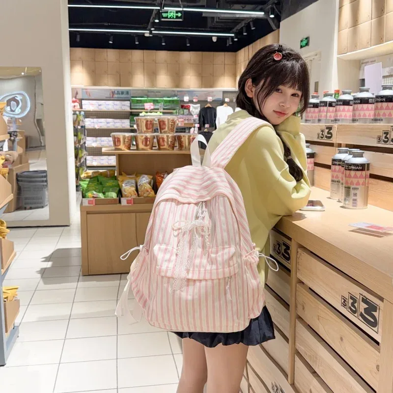 sac à dos à motif rayé, grande capacité, imprimé rayé mignon, avec pendentif, sac à dos léger en nylon, sac à dos pour les trajets quotidiens