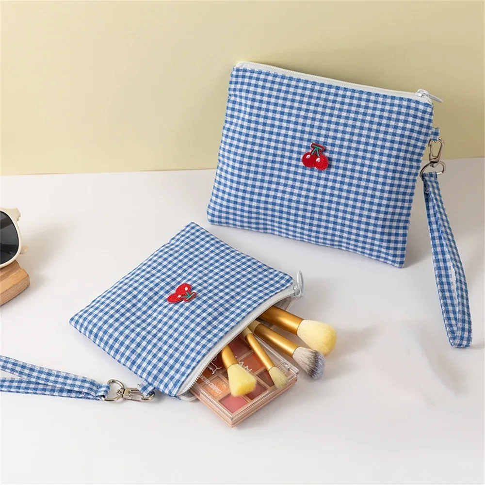 sac de maquillage en toile cerise, sac de rangement portable à carreaux rouges de grande capacité pour cosmétiques et rouge à lèvres, pochette de toilette à fermeture éclair