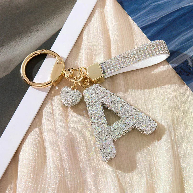 porte-clés avec lettres blanches brillantes, alphabet a-z pour porte-clés de voiture/sac à dos et cadeau avec lanière ajoutée