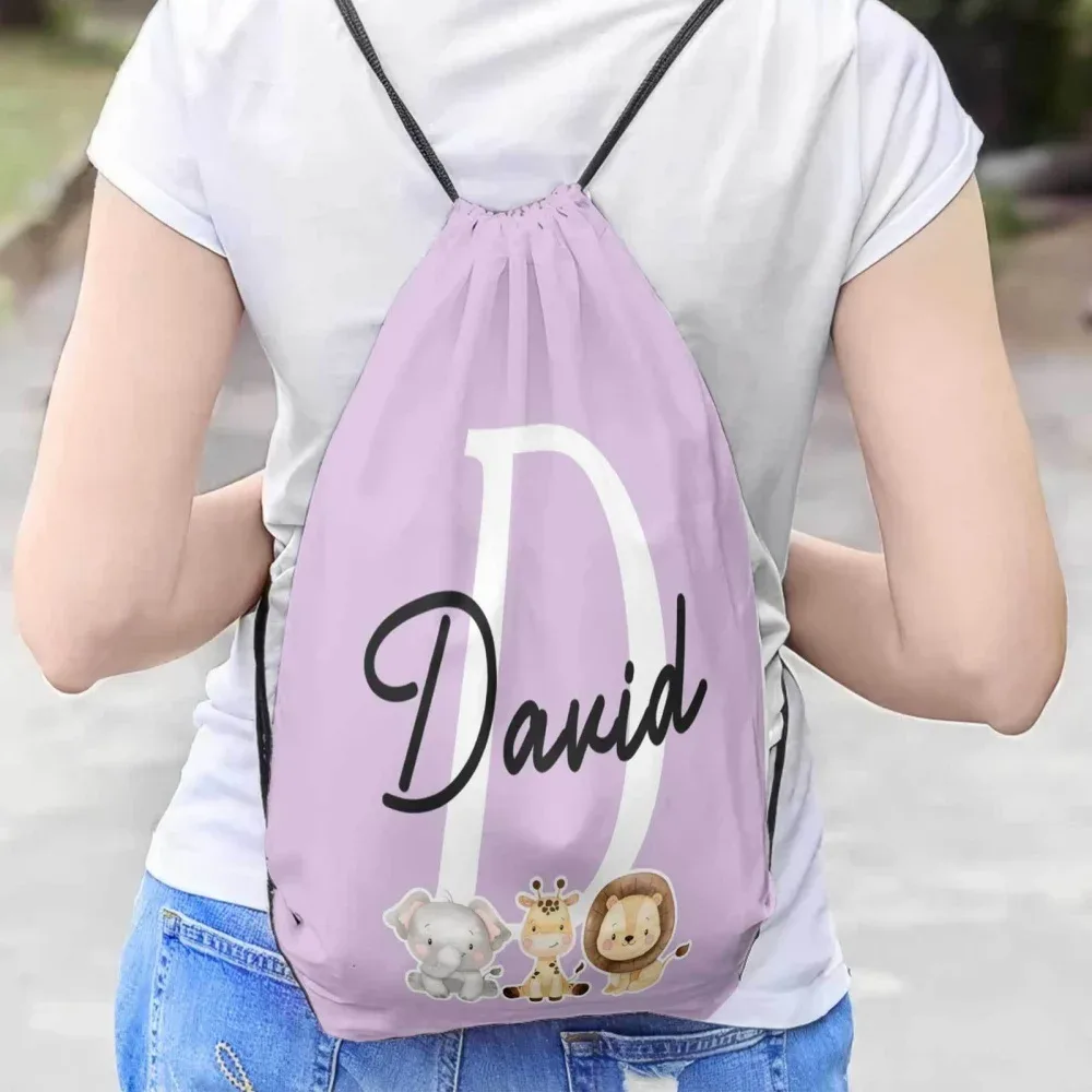 1 sac à dos à cordon personnalisé sur le thème des animaux mignons, 12 options de couleurs au choix, personnalisation du nom.