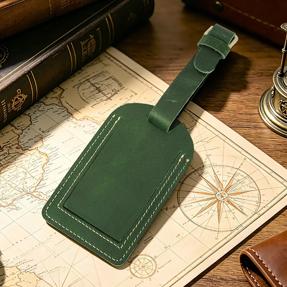 étiquette de bagage vintage en cuir véritable crazy horse avec cache de confidentialité, étiquette d'identification et d'adresse, sangle réglable, accessoire de voyage pour valise et bagages