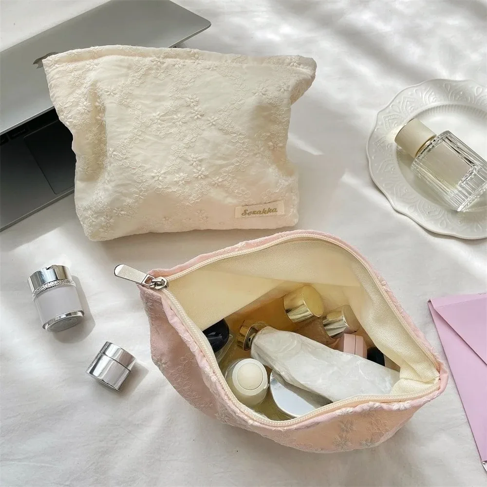 pochette de toilette brodée en dentelle avec fermeture éclair pour femme, organiseur de voyage, trousse de maquillage tendance