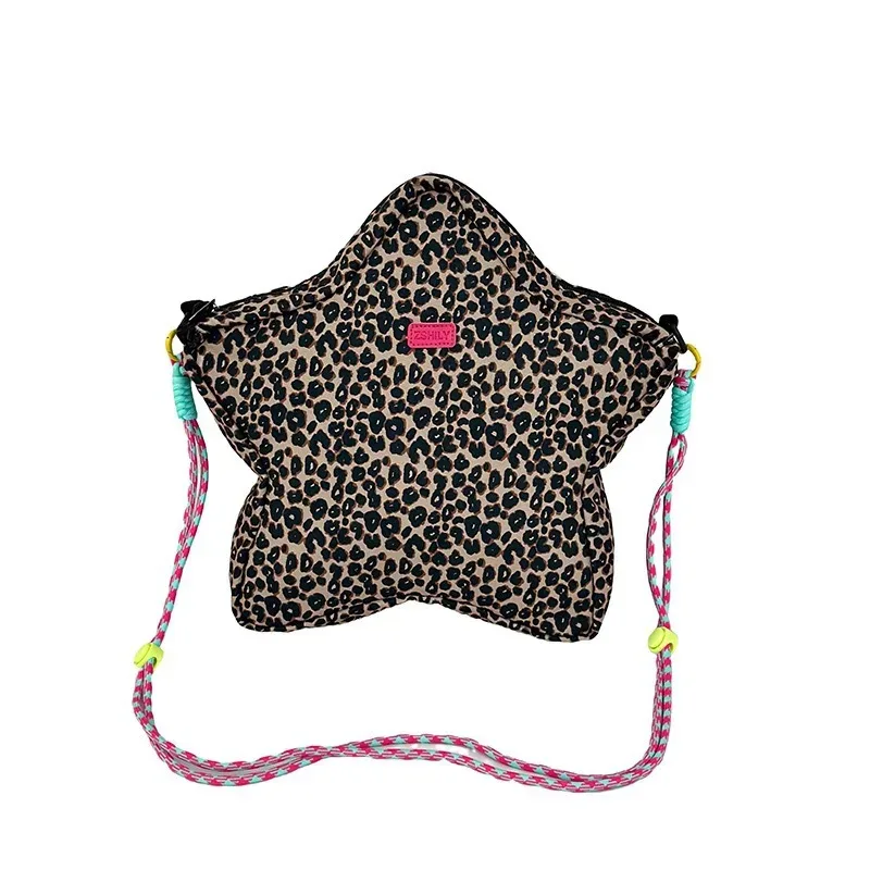 sac à dos en forme d'étoile imprimé léopard pour femmes, sac à dos décontracté pour voyage, sac à bandoulière à la mode avec longue sangle d'épaule