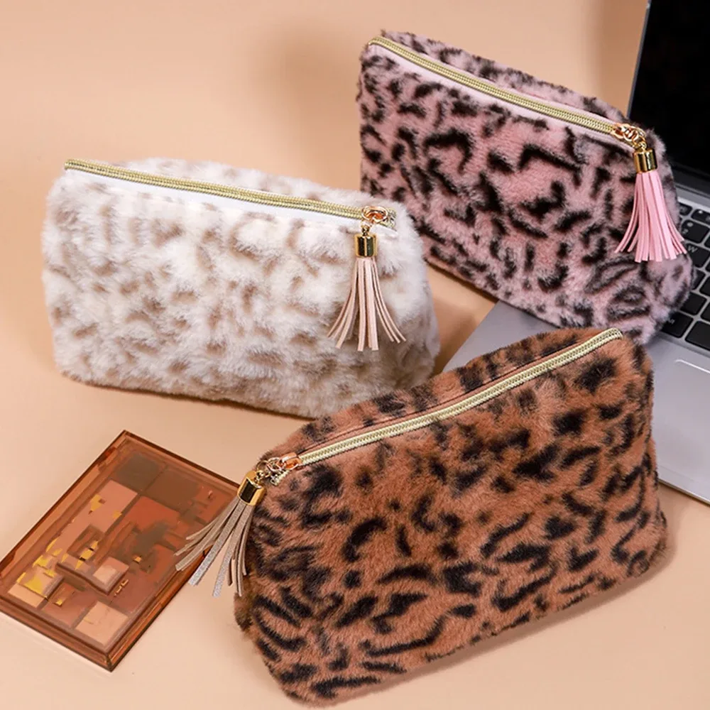 sac à cosmétiques en peluche léopard avec pompon en pu, pochettes de toilette de voyage douces, organisateur d