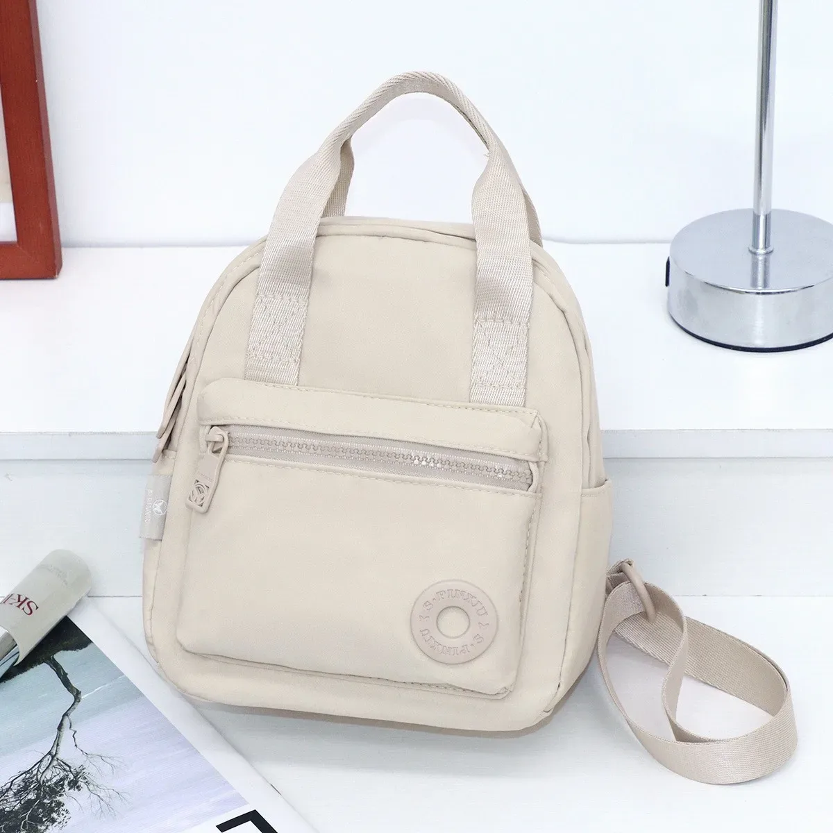 sac à main en nylon décontracté pour voyage, sac bandoulière léger multi-couches, sac à dos unisexe respirant avec sangle d'épaule, couleur unie