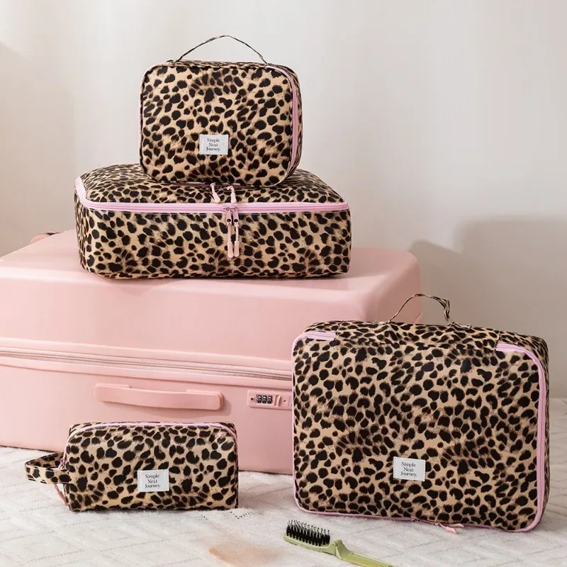 sac de maquillage portable à imprimé léopard mignon, grande capacité, organiseur de cosmétiques de voyage, sac de rangement pour vêtements et articles de toilette pour femmes
