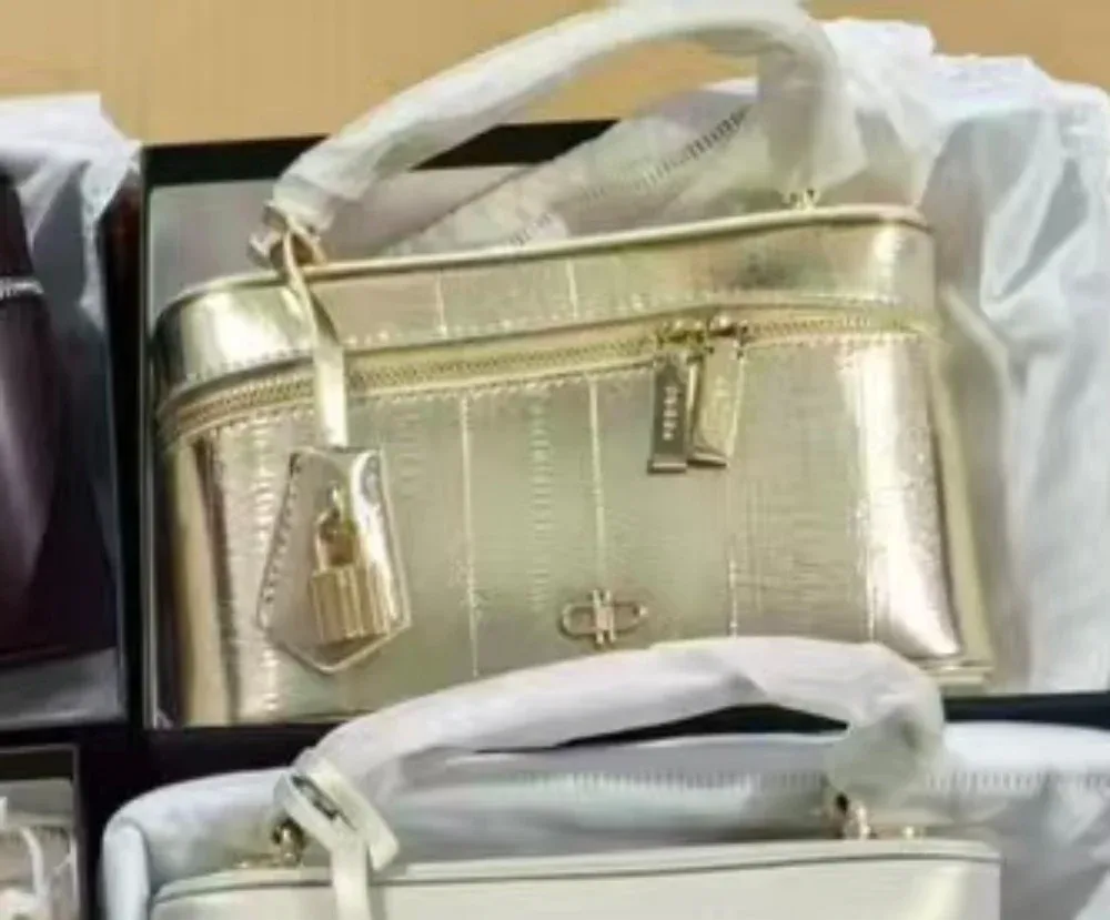 nouveau sac à main pedro 2026, simple et unique, polyvalent pour les trajets quotidiens, sac bandoulière, petit sac carré pour femmes.