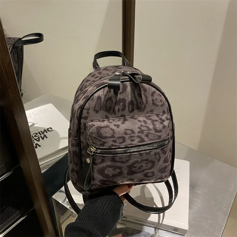 mini sacs à dos pour femmes, sac à dos imprimé léopard pour l'université, mini sac à dos multifonction pour les voyages de loisirs, sacs à dos simples pour femmes