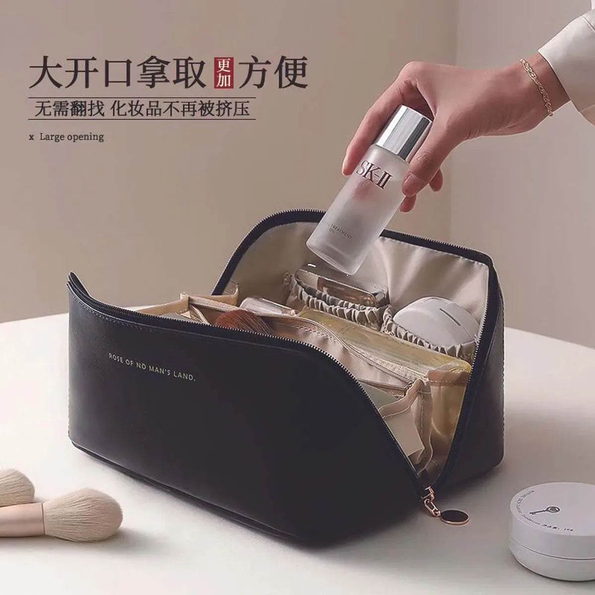 sac de rangement de grande capacité en cuir pu de haute qualité, vente directe d'usine, portable de voyage, nouveau sac de maquillage pour oreiller 2024