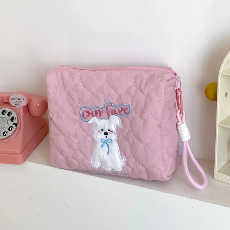 Sacs à cosmétiques matelassés Love pour femmes, chiot mignon brodé, trousse de toilette pour dames, trousse de maquillage féminine, sacs à main portables