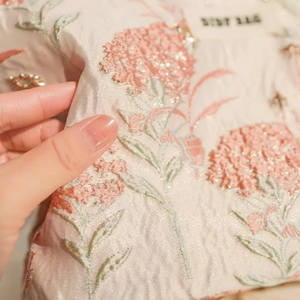 sac de maquillage de grande capacité à la mode, sac cosmétique brodé de fleurs couleur crème, sac de rangement pour articles de toilette et soins de la peau avec fermeture éclair pour femmes
