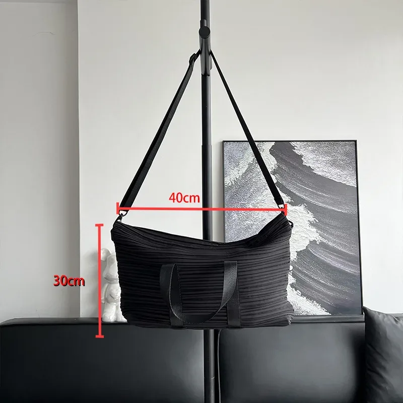 sac carré plissé miyake tendance décontracté grande capacité, nouveau sac de sport 2026, pochette de rangement loisirs, sac bandoulière portable réglable