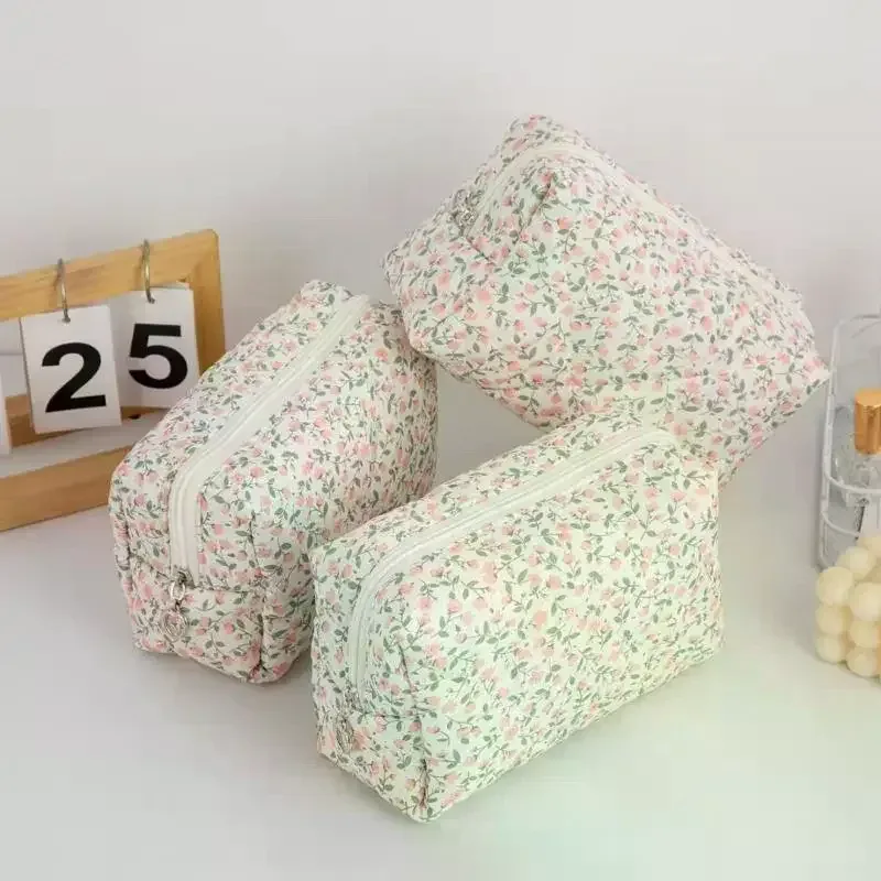 trousse de maquillage rose matelassée à motifs floraux, sac de rangement portable pour monnaie, pochette de voyage à fermeture éclair, pochette cosmétique multi-usages