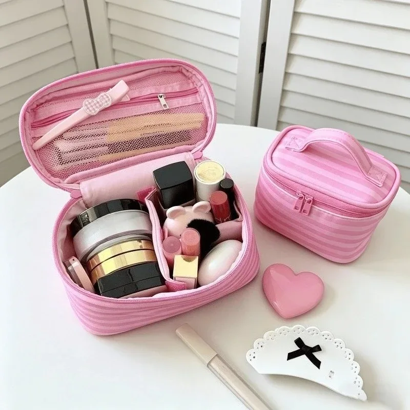 Trousse de Maquillage de Voyage Portable Rose Rayée Grande Capacité avec Miroir, Pochette Organisateur de Toilette à Main pour Femme, Idée Cadeau