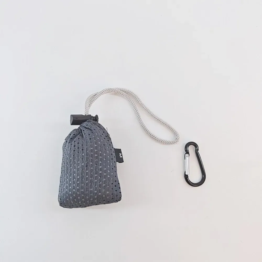 sac de courses pliable en nylon portable, sac fourre-tout réutilisable en nylon durable, matériau imperméable, mécanisme de pliage, sac écologique ultra-léger